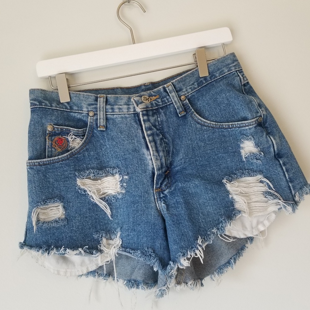 Vinatge Fit Wrangler Denim Cutoff Shorts | 7/8 - Picture 2 of 8